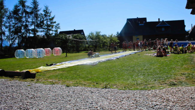 Bumper Ball w górach – gra w plenerze