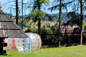 Wywrotka w dmuchanej kuli – bubble football